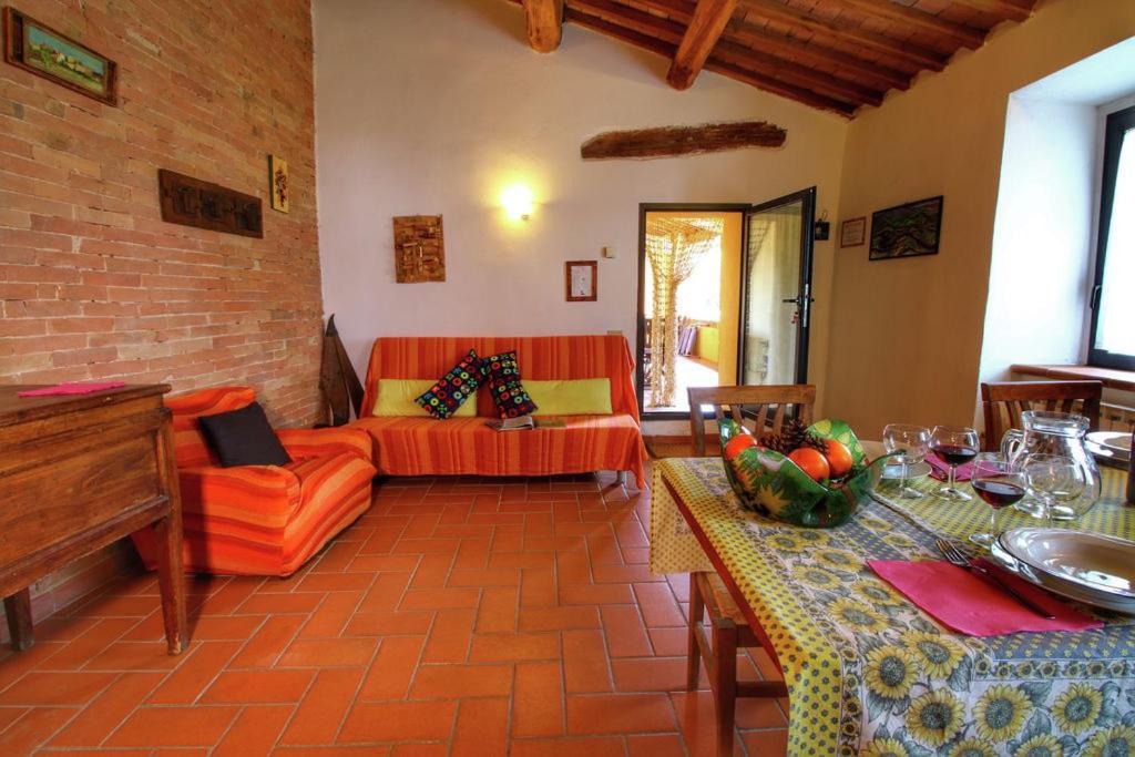 Podere Il Tigliolo กัสตีลีโยเน ดิ ออร์ชา ภายนอก รูปภาพ