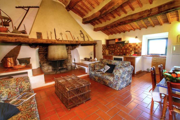 Podere Il Tigliolo กัสตีลีโยเน ดิ ออร์ชา ภายนอก รูปภาพ