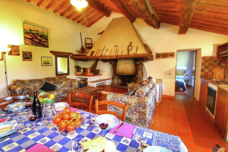 Podere Il Tigliolo กัสตีลีโยเน ดิ ออร์ชา ภายนอก รูปภาพ