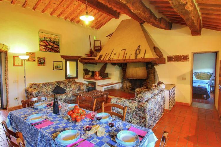 Podere Il Tigliolo กัสตีลีโยเน ดิ ออร์ชา ภายนอก รูปภาพ